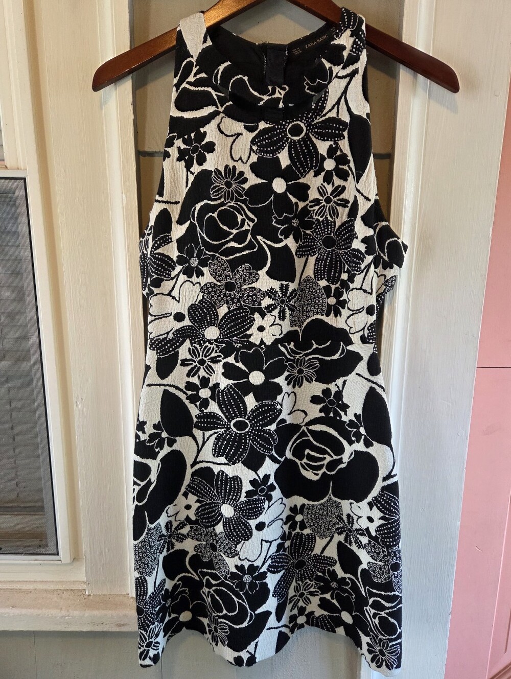 Zara Basic Black White Floral Jacquard Mini Dress Size Medium Open Back Cutout